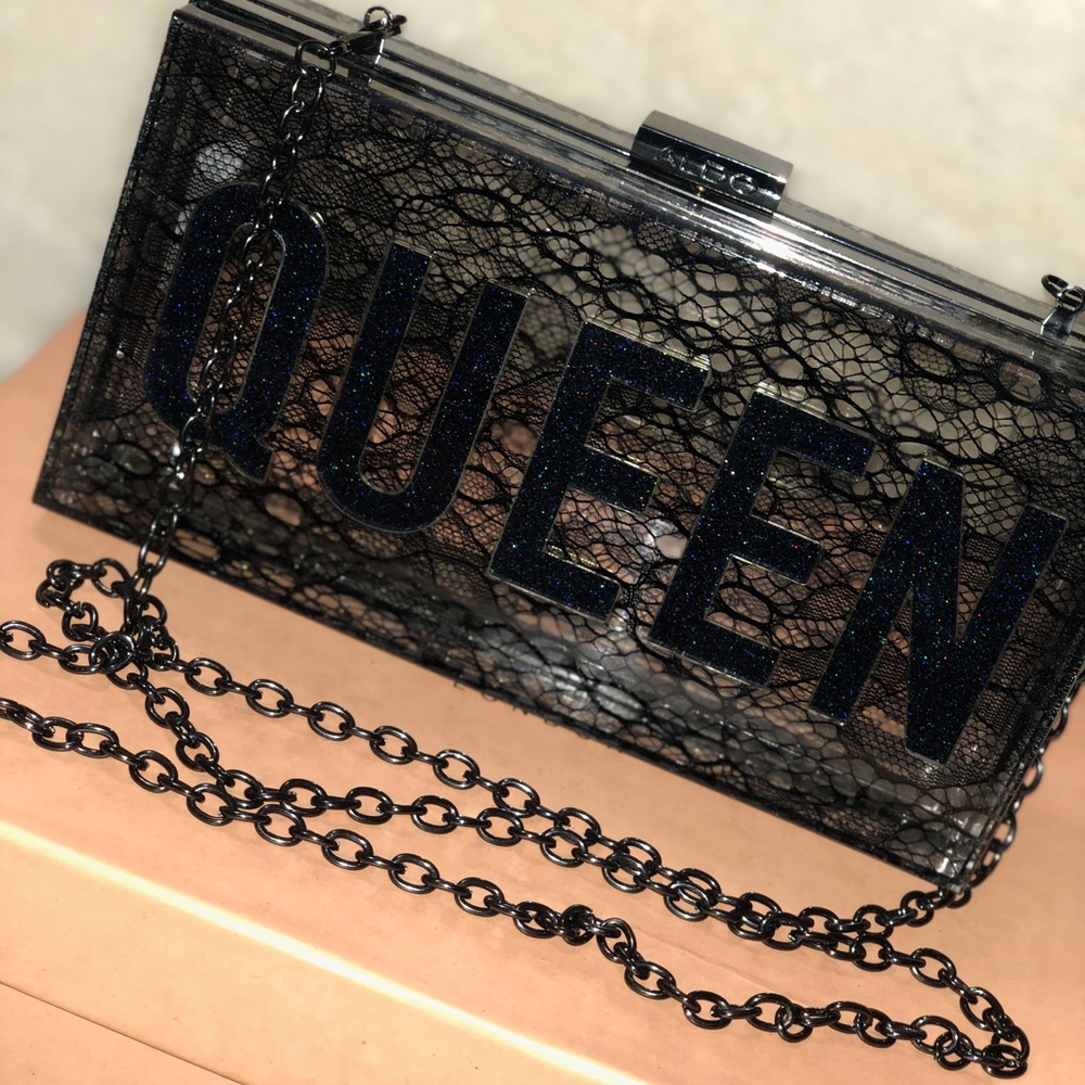 Crossbody clutch